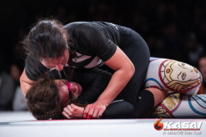 Women’s Featherweight
Raquel Pa’aluhi Canuto def. Caitlin Huggins by points