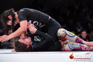 Women’s Featherweight
Raquel Pa’aluhi Canuto def. Caitlin Huggins by points