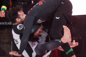 Lightweight Tournament
Celso Venicius (Ryan Gracie) def. Enrico Cocco (Zen Jiu Jitsu) by submission